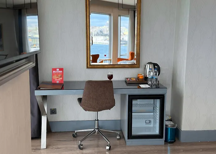 Отель Manesol Old Bosphorus 4*